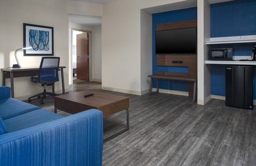 Little River Hotel | Holiday Inn Express N.Myrtle Beach- Little River by IHG
