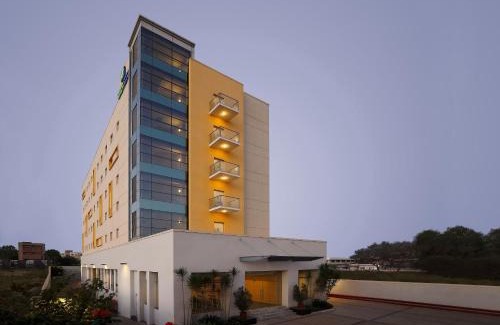 Nashik Hotel | Holiday Inn Express Nashik Indira Nagar by IHG