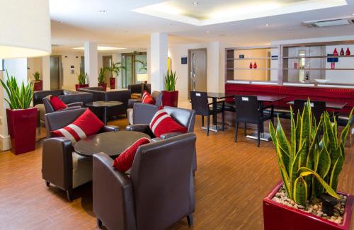 Milton Malsor Hotel | Holiday Inn Express Northampton - South by IHG