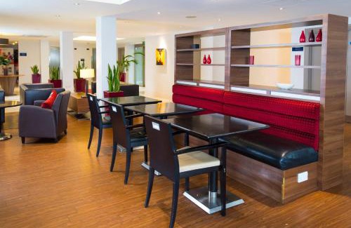 Milton Malsor Hotel | Holiday Inn Express Northampton - South by IHG