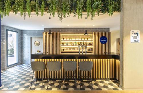 Poissy Hotel | Holiday Inn Express Paris - Poissy by IHG