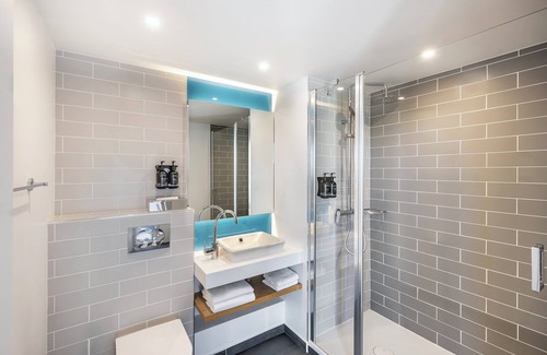 Poissy Hotel | Holiday Inn Express Paris Poissy by IHG