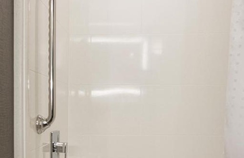 Staumbaugh Heller Hotel | Holiday Inn Express Redwood City Central by IHG