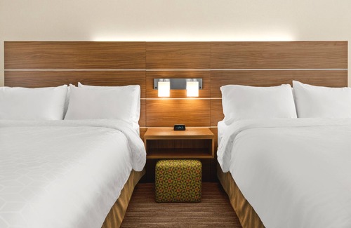 Fairfield Hotel | Holiday Inn Express & Suites Suisun City by IHG