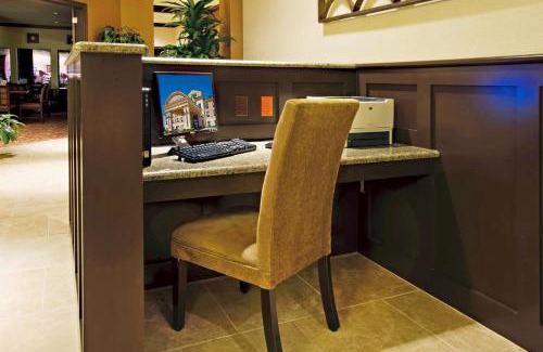 Wichita Falls Hotel | Holiday Inn Express & Suites Wichita Falls by IHG