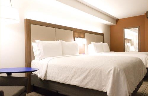SeaTac Hotel | Holiday Inn Express Seattle - Sea-Tac Airport by IHG