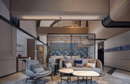 Downtown Shanghai Hotel | Holiday Inn Express Shanghai On The Bund by IHG