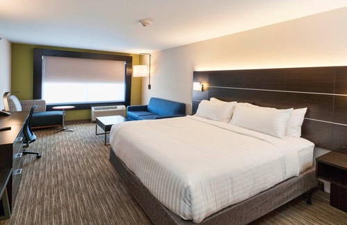 Dodge City Hotel | Holiday Inn Express & Suites Dodge City by IHG