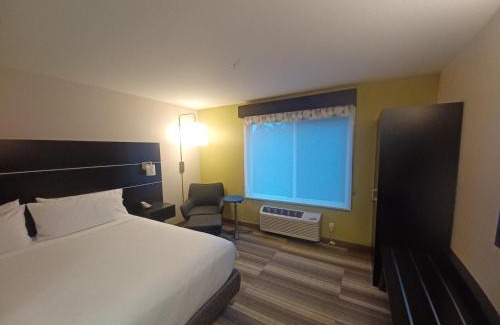 Roads End Hotel | Holiday Inn Express & Suites Lincoln City by IHG