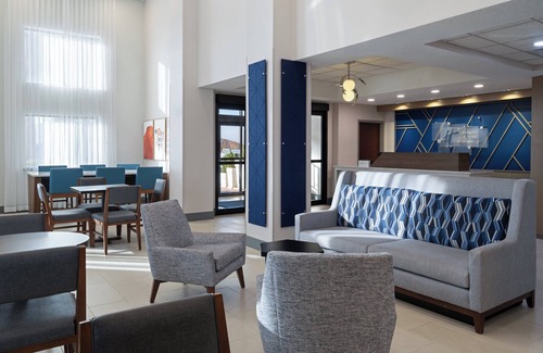 Midwest City Hotel | Holiday Inn Express & Suites Midwest by IHG