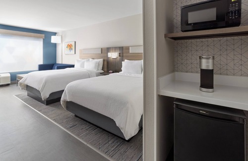 Waynesboro Hotel | Holiday Inn Express & Suites Waynesboro East by IHG