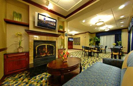 Williamstown Hotel | Holiday Inn Express & Suites - Williamstown - Glassboro by IHG