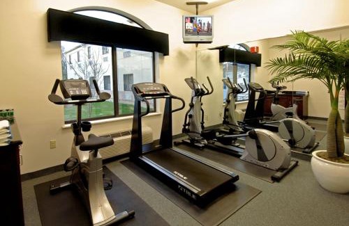Williamstown Hotel | Holiday Inn Express & Suites - Williamstown - Glassboro by IHG