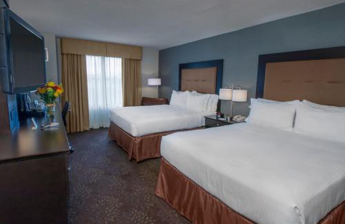 Cheektowaga Hotel | Holiday Inn Express & Suites Buffalo Airport by IHG