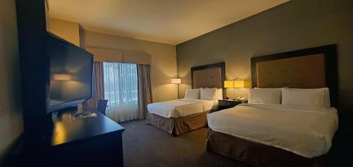Cheektowaga Hotel | Holiday Inn Express & Suites Buffalo Airport by IHG