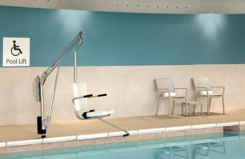 Roselawn Finance Hotel | Holiday Inn Express & Suites - Cincinnati NE - Red Bank Road by IHG
