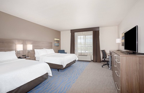 Manhattan Hotel | Holiday Inn Express & Suites Manhattan by IHG