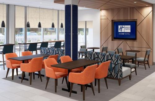 Ontario Hotel | Holiday Inn Express & Suites Mansfield - Ontario by IHG