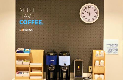Middletown Hotel | Holiday Inn Express & Suites - Middletown by IHG