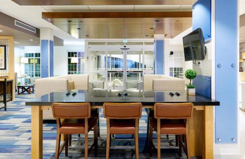 Sturbridge Hotel | Holiday Inn Express & Suites - Sturbridge by IHG