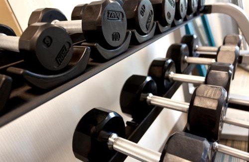 Manhattan Hotel | Holiday Inn Express & Suites Manhattan by IHG