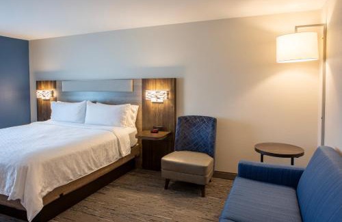 Sioux City Hotel | Holiday Inn Express & Suites Sioux City-South by IHG