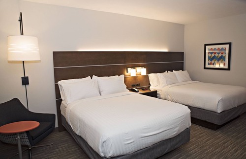 Sterling Hotel | Holiday Inn Express & Suites Sterling by IHG