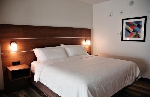Southwest Edmonton Hotel | Holiday Inn Express & Suites - Edmonton SW – Windermere by IHG