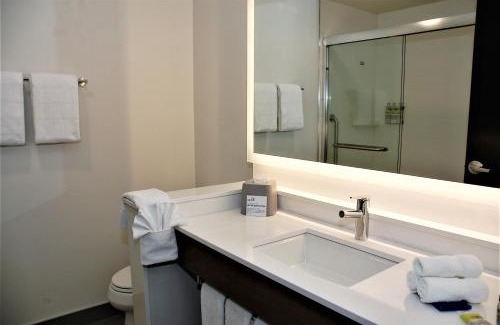Southwest Edmonton Hotel | Holiday Inn Express & Suites - Edmonton SW – Windermere by IHG
