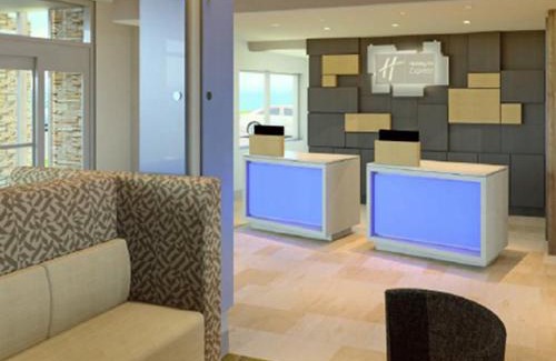 Camarillo Hotel | Holiday Inn Express & Suites Camarillo by IHG