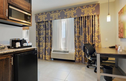 Gonzales Hotel | Holiday Inn Express & Suites Gonzales by IHG
