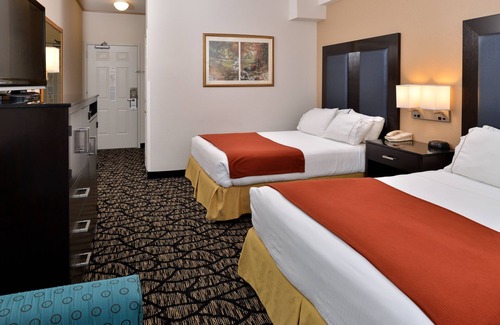 Fort Lewis Hotel | Holiday Inn Express & Suites Tacoma South - Lakewood by IHG