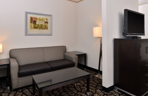 Fort Lewis Hotel | Holiday Inn Express & Suites Tacoma South - Lakewood by IHG