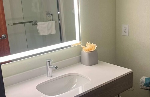 Loveland Hotel | Holiday Inn Express & Suites Loveland by IHG
