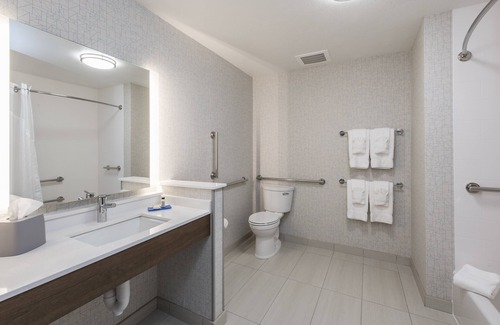 Deer Valley Hotel | Holiday Inn Express & Suites Phoenix North - Happy Valley by IHG