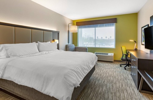 Governmental Mall Hotel | Holiday Inn Express & Suites Phoenix Dwtn - State Capitol by IHG
