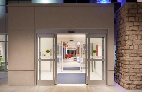 Sterling Hotel | Holiday Inn Express & Suites - Sterling by IHG