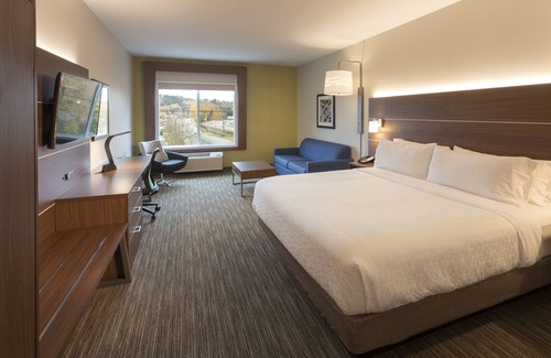 Southcenter Hotel | Holiday Inn Express & Suites Seattle South - Tukwila by IHG