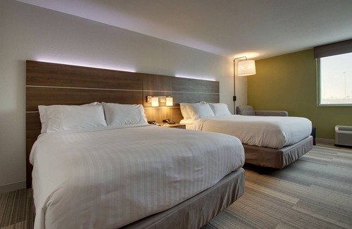 Wapakoneta Hotel | Holiday Inn Express & Suites Wapakoneta by IHG