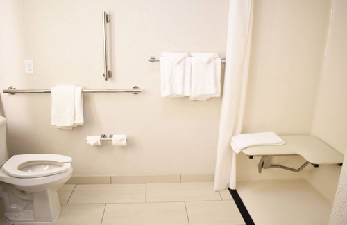 Albany Hotel | Holiday Inn Express & Suites Albany by IHG