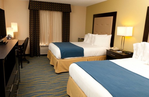 Normal Hotel | Holiday Inn Express & Suites Bloomington - Normal by IHG
