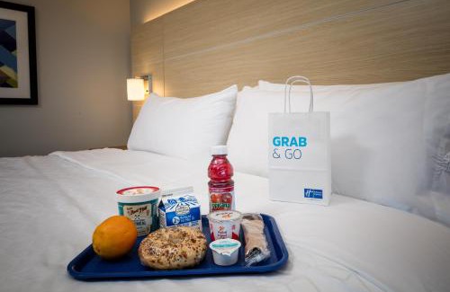 Southeast Bend Hotel | Holiday Inn Express & Suites - Bend South by IHG
