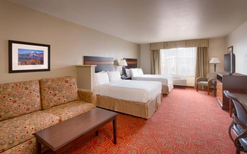 Sunset Heights Hotel | Holiday Inn Express & Suites Orem-North Provo