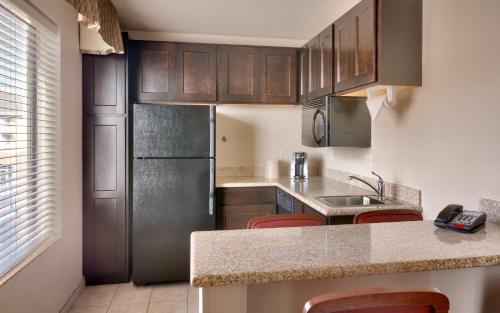 Sunset Heights Hotel | Holiday Inn Express & Suites Orem-North Provo