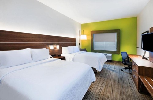 Ozona Hotel | Holiday Inn Express & Suites Ozona by IHG
