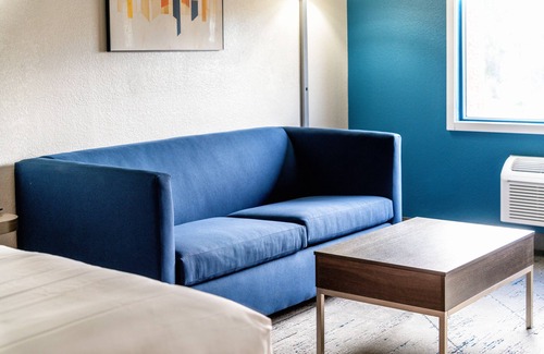 Mesa Hotel | Holiday Inn Express & Suites Phoenix - Mesa West by IHG
