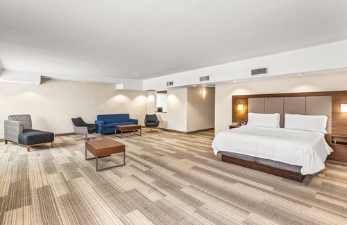 South End Hotel | Holiday Inn Express & Suites Tacoma by IHG