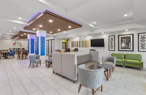 South End Hotel | Holiday Inn Express & Suites Tacoma by IHG