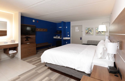 Tempe Hotel | Holiday Inn Express & Suites Tempe by IHG