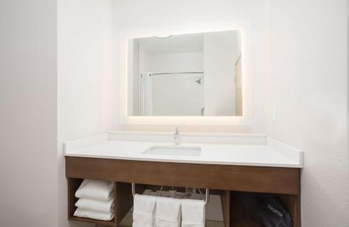 Amarillo Hotel | Holiday Inn Express & Suites Amarillo by IHG